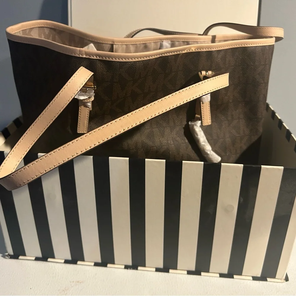 Michael Kors spacious michael